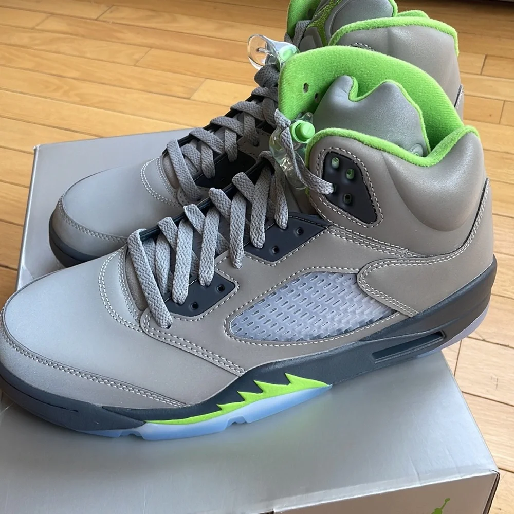 AUTHENTIC RARE  MENS JORDAN RETRO SILVER GREEN GREY SNEAKERS *NIB* SIZE 9.5